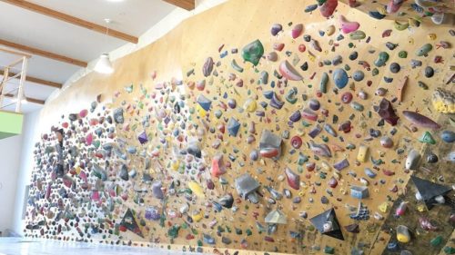 宮崎県のクライミング施設「SMOOTHIE（スムージー） ボルダリングジム」